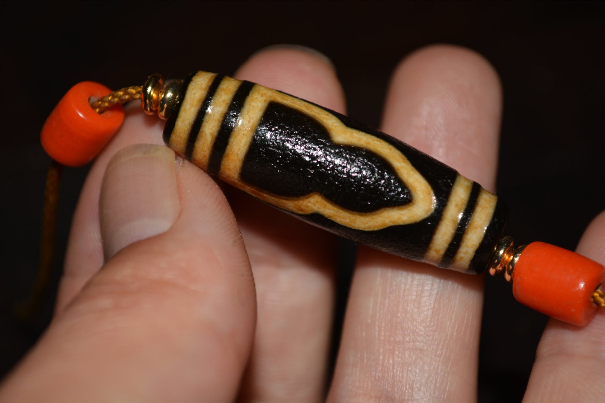 Genuine Ancient Himalaya One Eye with Mountain Dzi Bead Pendant Amulet Tibetan Old Antique Real Agate Nepal 1 Eyed Pure Gzi Talisman