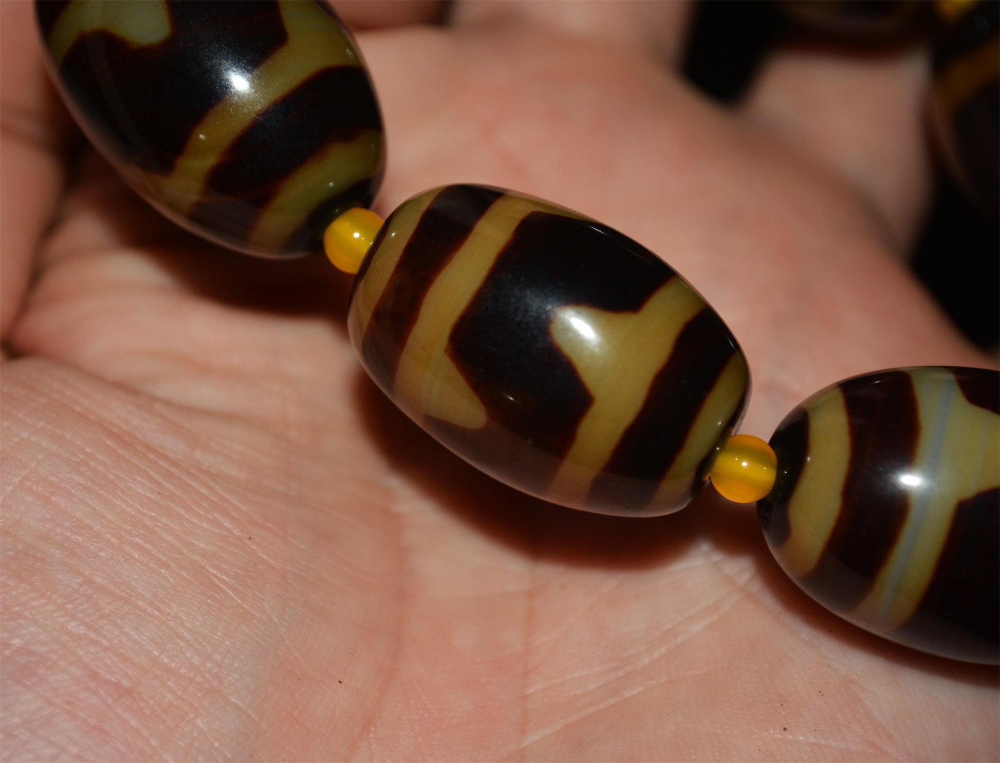 Genuine Himalayas Old Tiger Tooth Dzi Bead Bracelet Amulet Mala Prayer Zigzag Water Wave Pure Tibetan Gzi Talisman