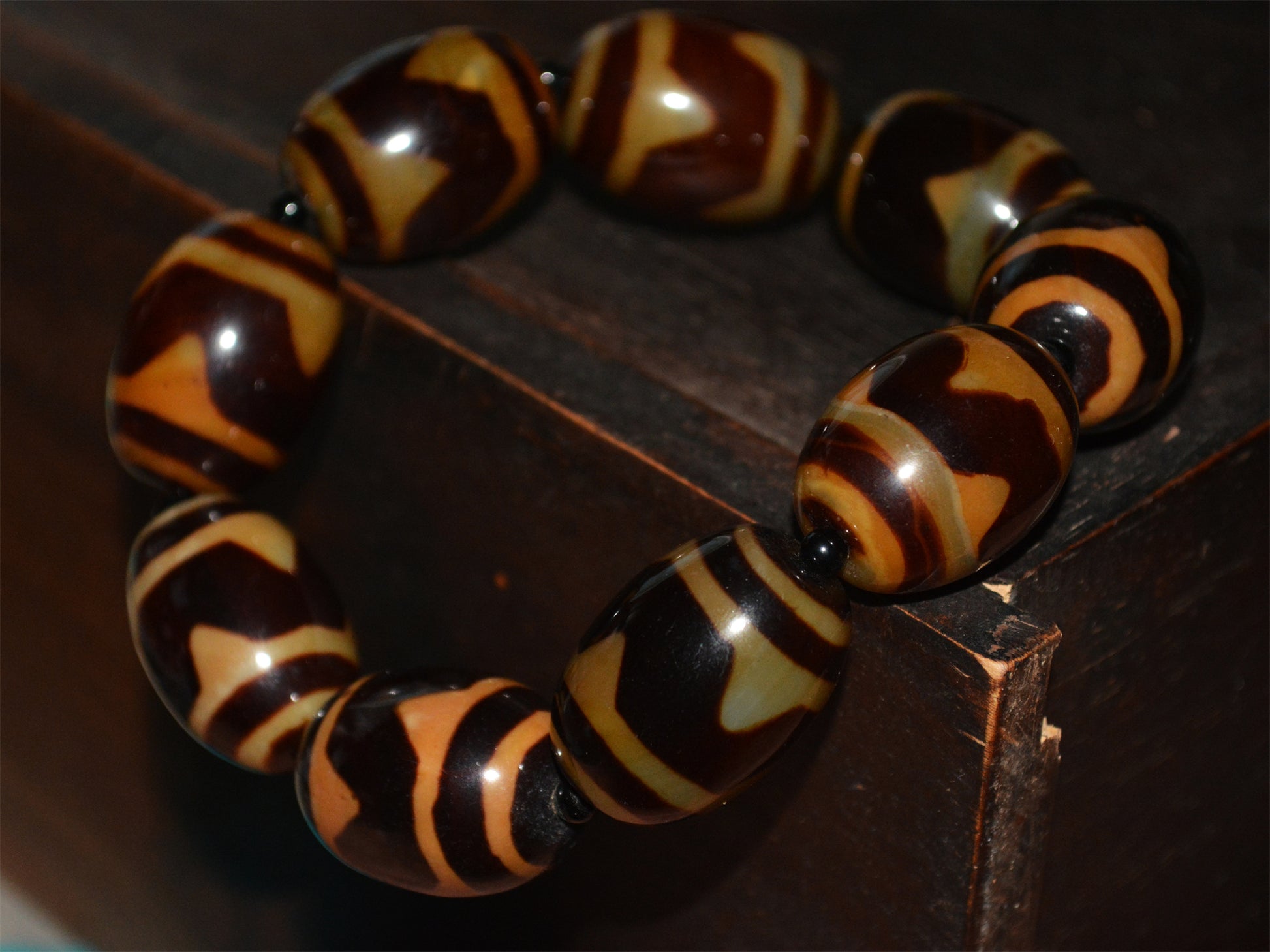Genuine Tibetan Old Tiger Tooth Dzi Bead Bracelet Amulet Mala Prayer Himalayas Zigzag Water Wave Pure Gzi Talisman