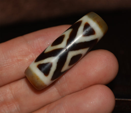 Himalayan Ancient Nine Eyes Dzi Bead Amulet Tibet Genuine Pendant Agate Pure Three Eyed Gzi Old Talisman Bracelet Authentic