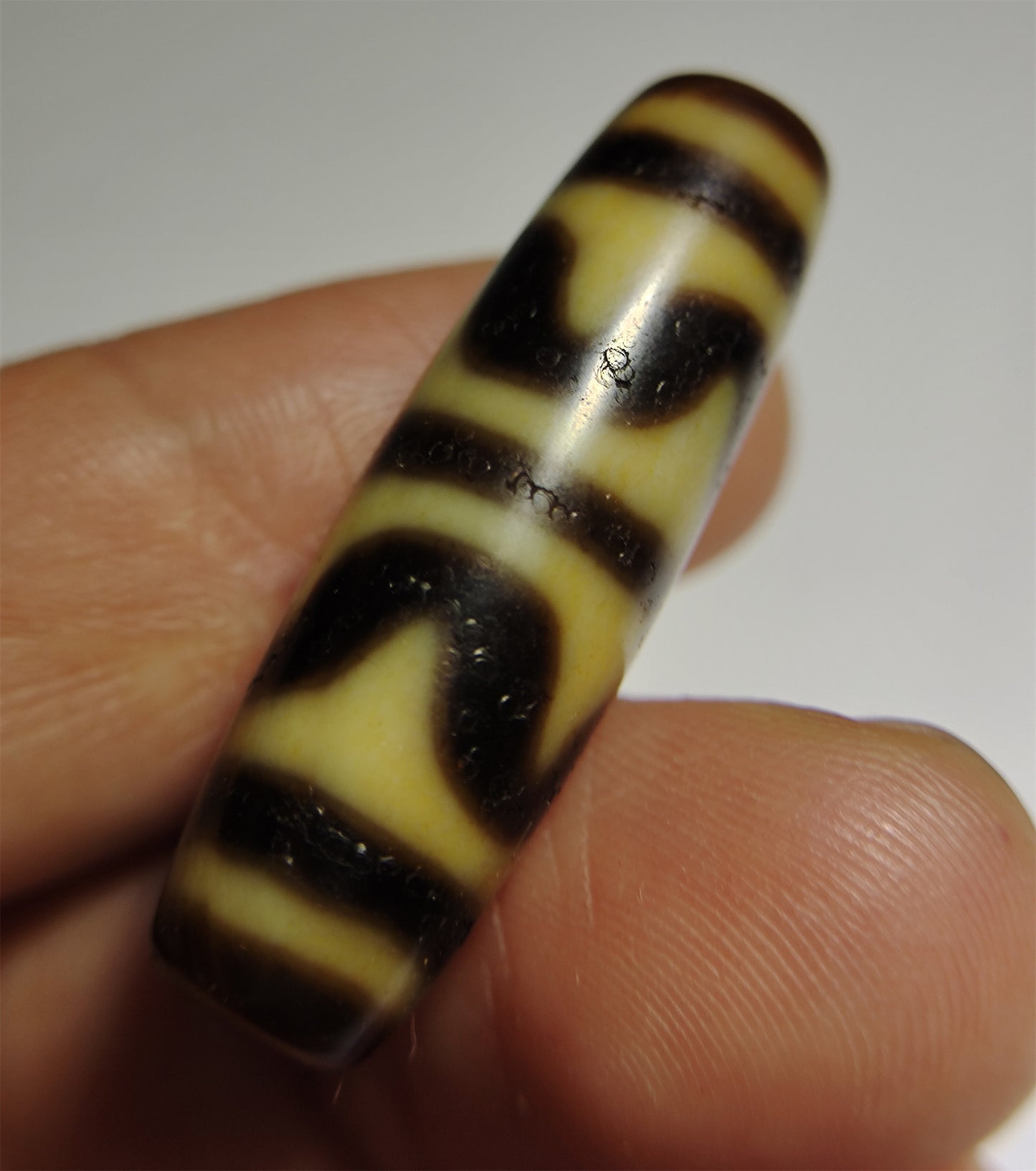 Real Ancient Tibet Tiger Tooth Dzi Bead Amulet Agate Double Water Wave Himalayan Genuine Zigzag Gzi Pendant Talisman