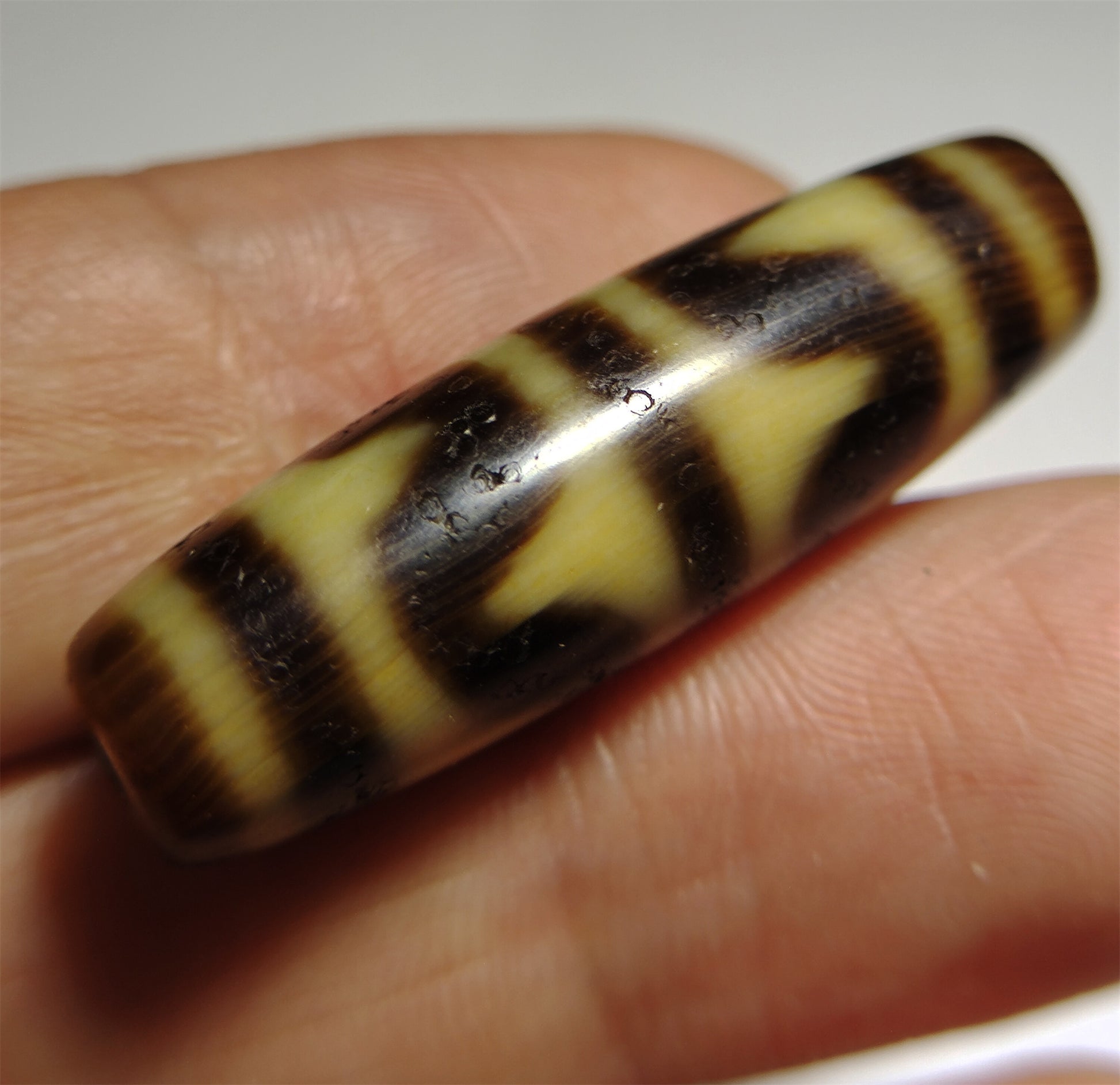 Real Ancient Tibet Tiger Tooth Dzi Bead Amulet Agate Double Water Wave Himalayan Genuine Zigzag Gzi Pendant Talisman