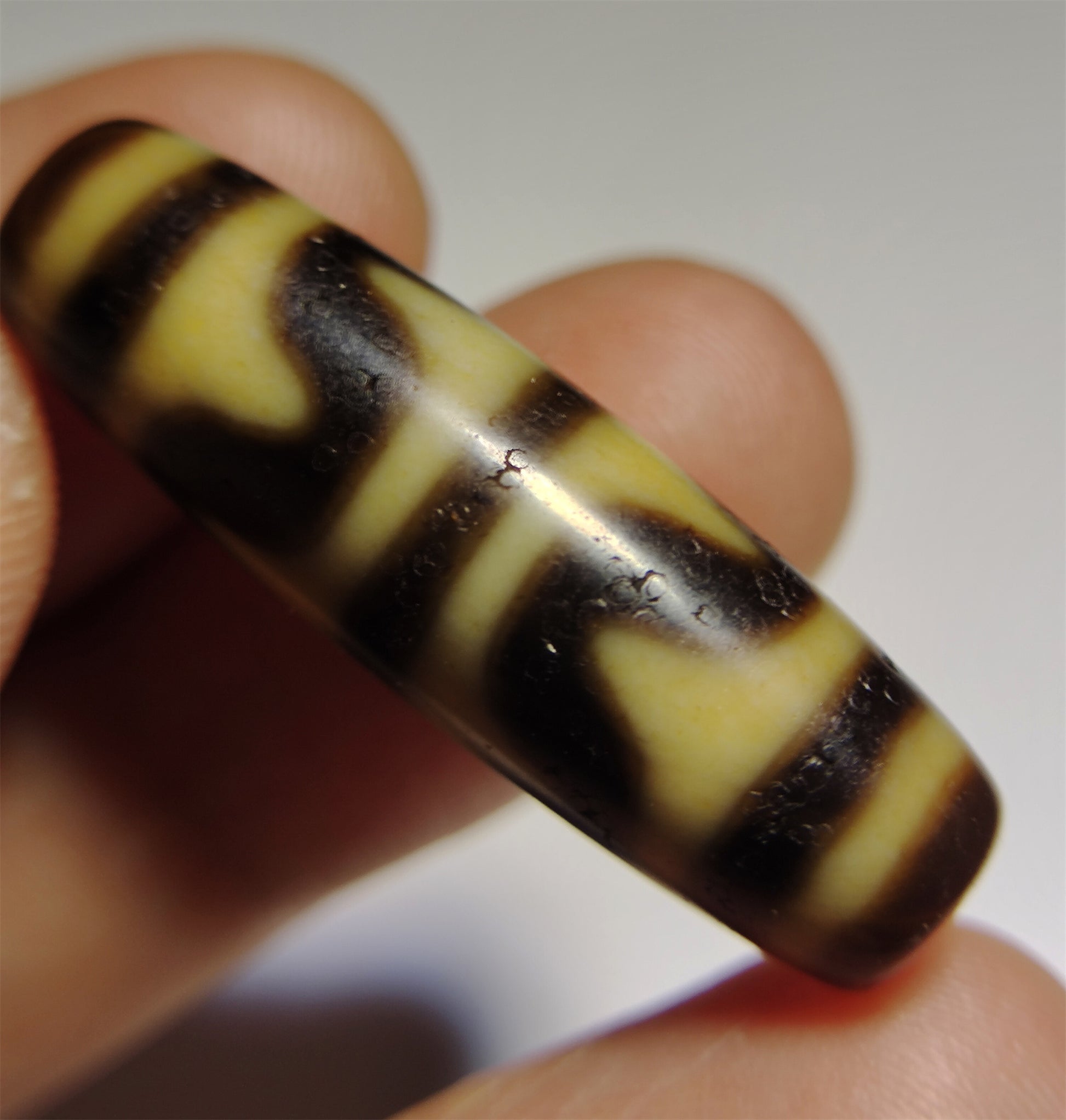 Real Ancient Tibet Tiger Tooth Dzi Bead Amulet Agate Double Water Wave Himalayan Genuine Zigzag Gzi Pendant Talisman