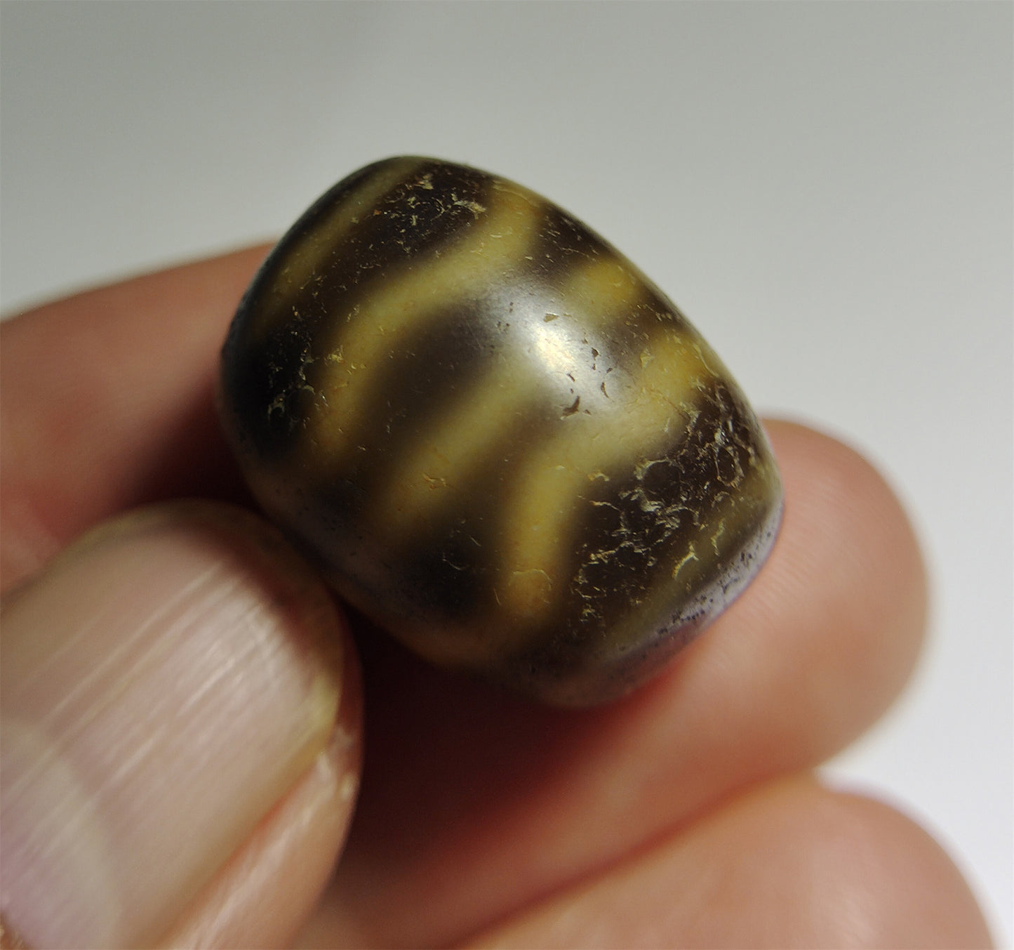Real Ancient Tibetan Tiger Tooth Dzi Bead Amulet Double Water Wave Himalayas Genuine Zigzag Agate Gzi Pendant Talisman