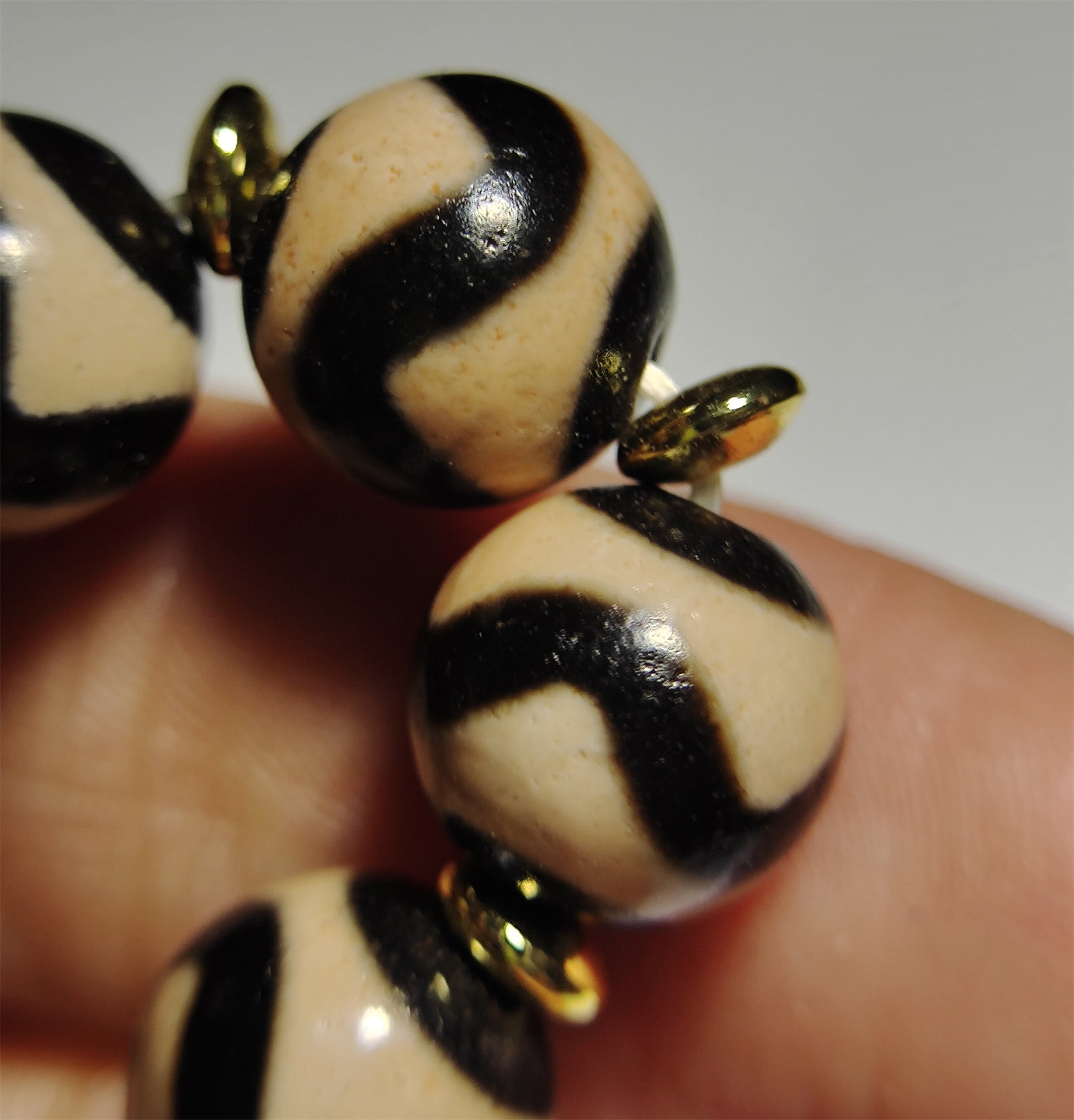 Real Ancient Tibetan Tiger Tooth Dzi Bead Bracelet Amulet Mala Agate Water Wave Himalayan Genuine Zigzag Gzi Pendant Talisman