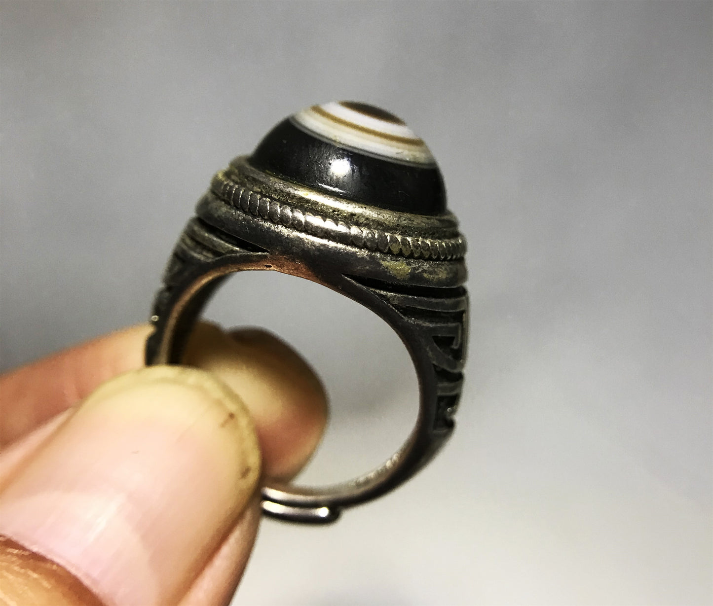 Real Antique One Eye Lukmik Eye Dzi Bead Ring Tibetan Old Medicine Agate Amulet Himalaya Genuine Banded Natural Luk Mik Gzi Prayer Talisman