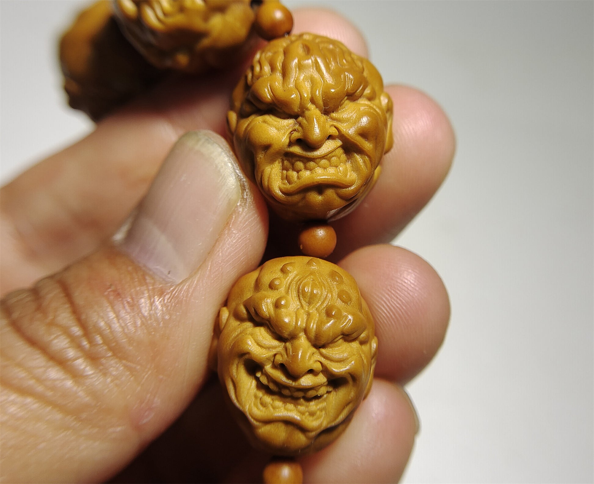 Real Chinese Walnut Carving Netsuke Bracelet Eighteen Arhats Lohan Devil Ghost Buddha Amulet Seeds Mala Prayer Beads Rosary Natural Chain Genuine Worry Talisman