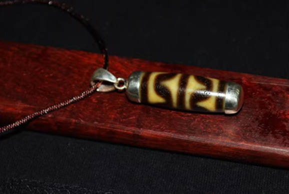 Real Himalayan Ancient Agate Tiger Tooth Dzi Bead Amulet Tibetan Zigzag Water Wave Genuine Old Gzi Pendant Talisman