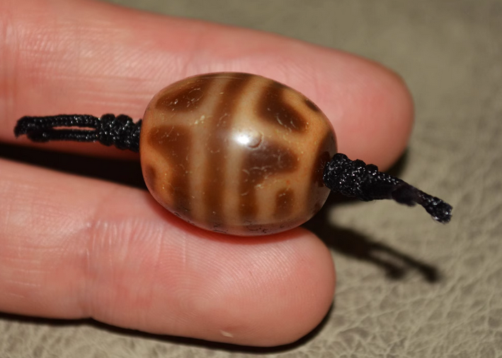 Real Himalayan Ancient Lotus Dzi Bead Amulet Bracelet Tibet Pure Six Eyes Gzi Pendant Genuine Antique Agate Talisman