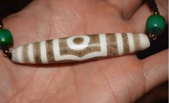Real Tibetan Ancient Three Eyes Dzi Bead Amulet Pendant Himalayan Agate 3 Eyed Pure Gzi Old Antique Talisman Genuine