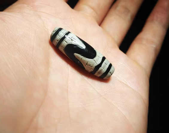 Real Tibetan Ancient Tiger Tooth Dzi Bead Amulet Himalayan Bracelet Pure Water Wave Gzi Old Antique Agate ZigZag Talisman Pendant