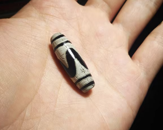 Real Tibetan Ancient Tiger Tooth Dzi Bead Amulet Himalayan Bracelet Pure Water Wave Gzi Old Antique Agate ZigZag Talisman Pendant