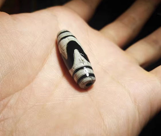 Real Tibetan Ancient Tiger Tooth Dzi Bead Amulet Himalayan Bracelet Pure Water Wave Gzi Old Antique Agate ZigZag Talisman Pendant