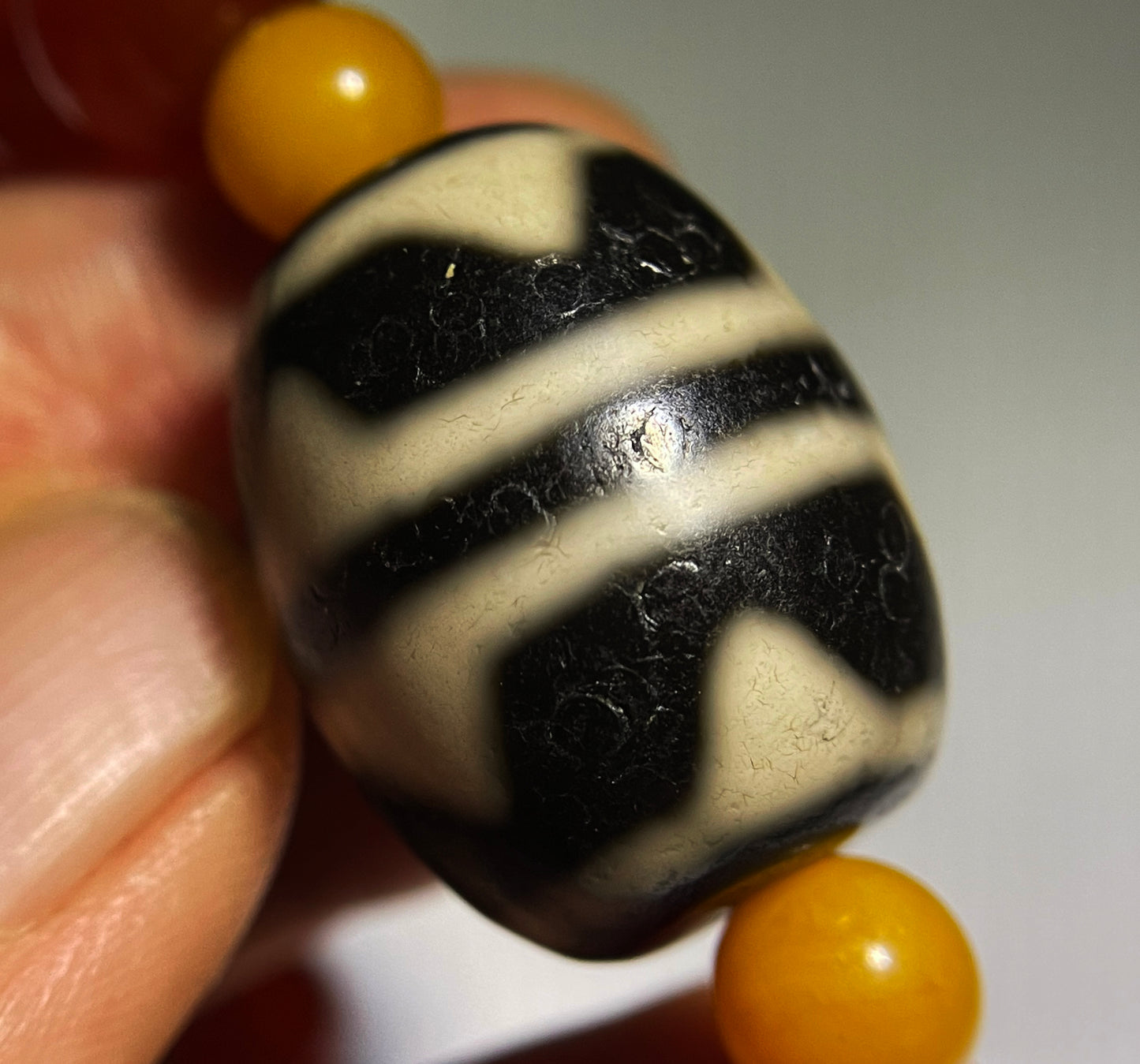 Real Tibetan Ancient Water Wave Dzi Bead Amulet Himalayan Bracelet Pure Tiger Tooth Gzi Old Antique Agate ZigZag Talisman