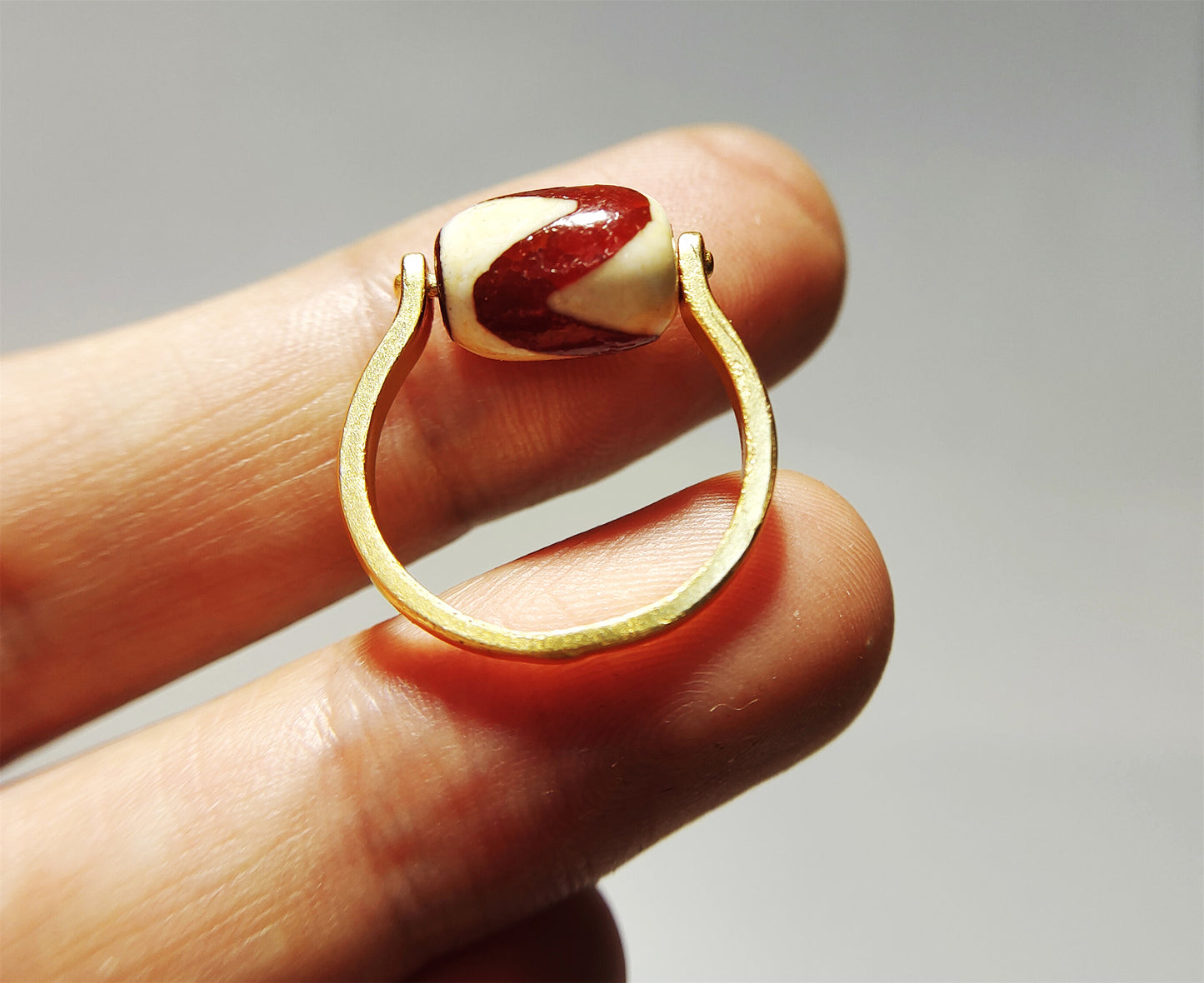 Real Tibetan Ancient Water Wave Dzi Bead Ring Amulet Himalaya Tiger Tooth Pure Gzi Genuine Old Antique Agate Talisman Bracelet