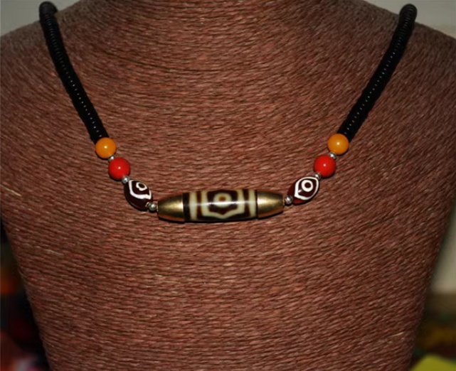 Real Tibetan Old Ancient Three Eyes Dzi Bead Pendant Amulet Himalayan Gold Antique Genuine Agate 3 Eyed Pure Authentic Gzi Talisman