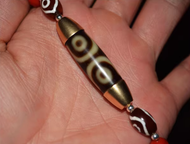 Real Tibetan Old Ancient Three Eyes Dzi Bead Pendant Amulet Himalayan Gold Antique Genuine Agate 3 Eyed Pure Authentic Gzi Talisman