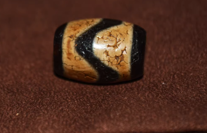 Real Tibetan Old Ancient Tiger Tooth Dzi Bead Amulet Pendant Water Wave Himalayan Agate Zigzag Antique Nepal Genuine Pure Gzi Talisman Bracelet