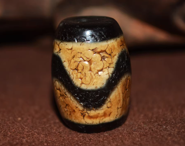 Real Tibetan Old Ancient Tiger Tooth Dzi Bead Amulet Pendant Water Wave Himalayan Agate Zigzag Antique Nepal Genuine Pure Gzi Talisman Bracelet