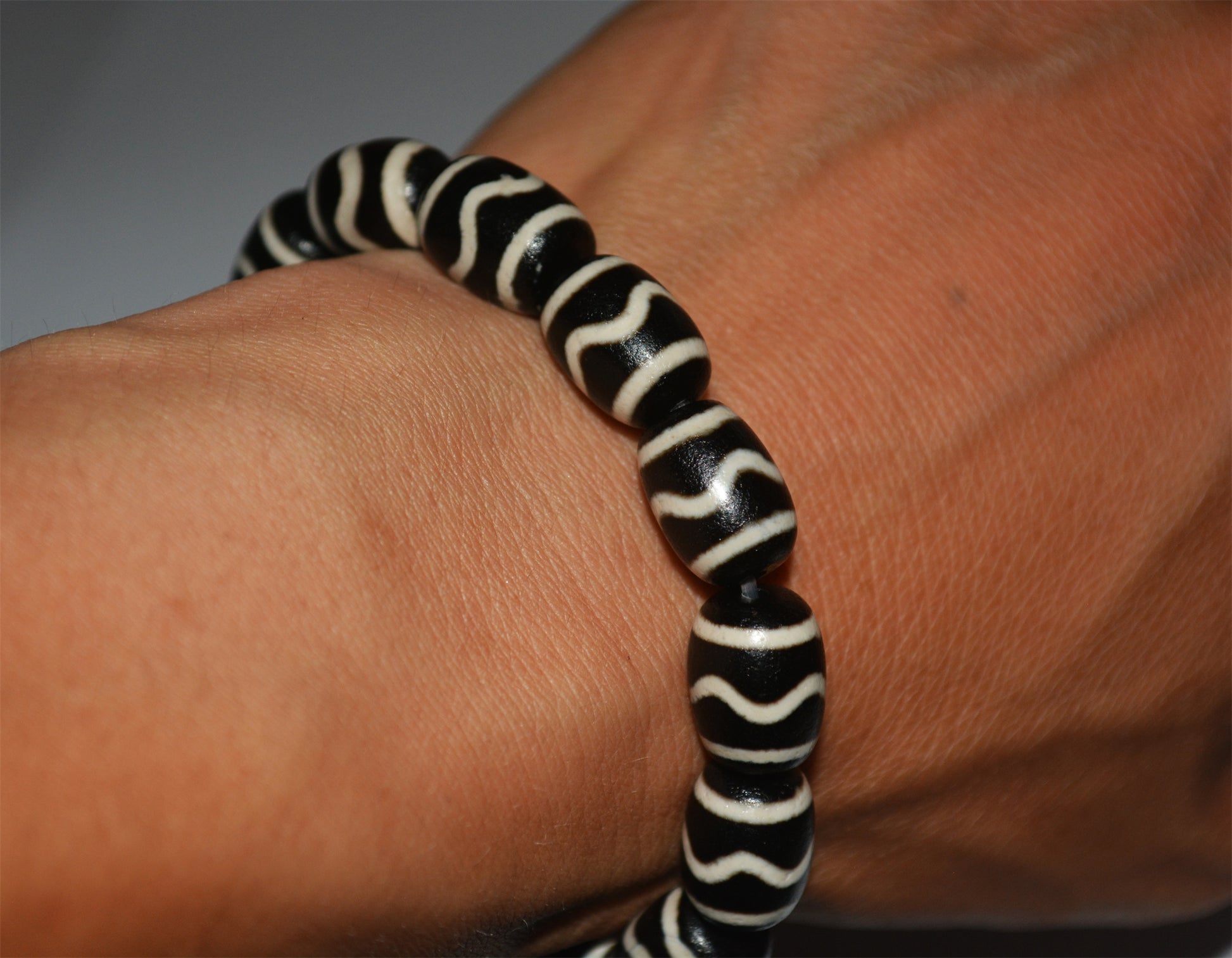 Real Tibetan Old Ancient Tiger Tooth Dzi Bead Bracelet Mala Amulet Water Wave Himalayas Pure Zigzag Gzi Talisman