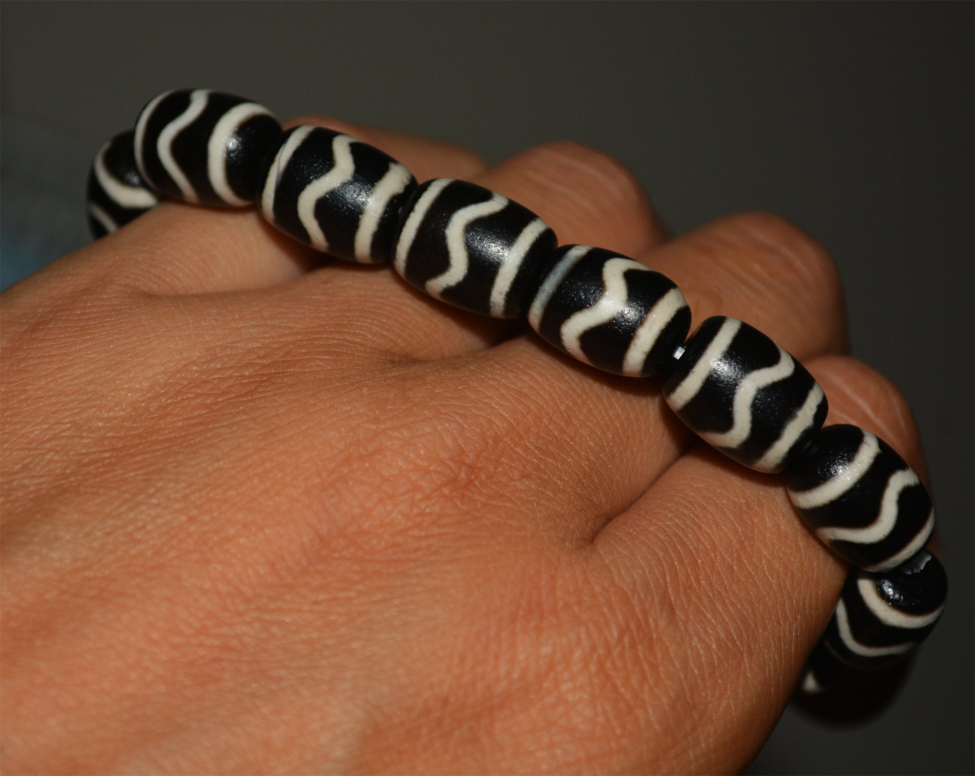 Real Tibetan Old Ancient Tiger Tooth Dzi Bead Bracelet Mala Amulet Water Wave Himalayas Pure Zigzag Gzi Talisman