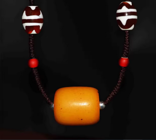Real Tibetan Old Antique Baltic Egg Yolk Amber Necklace Pendant Amulet Zigzag Tiger Tooth Dzi Bead