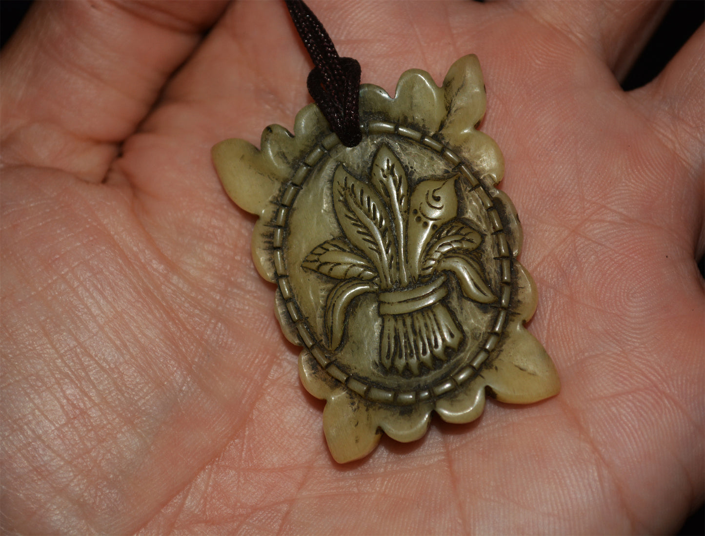 Real Tibetan Old Antique Kapala Bone Pendant Amulet Himalayan Genuine Mala Prayer Talisman