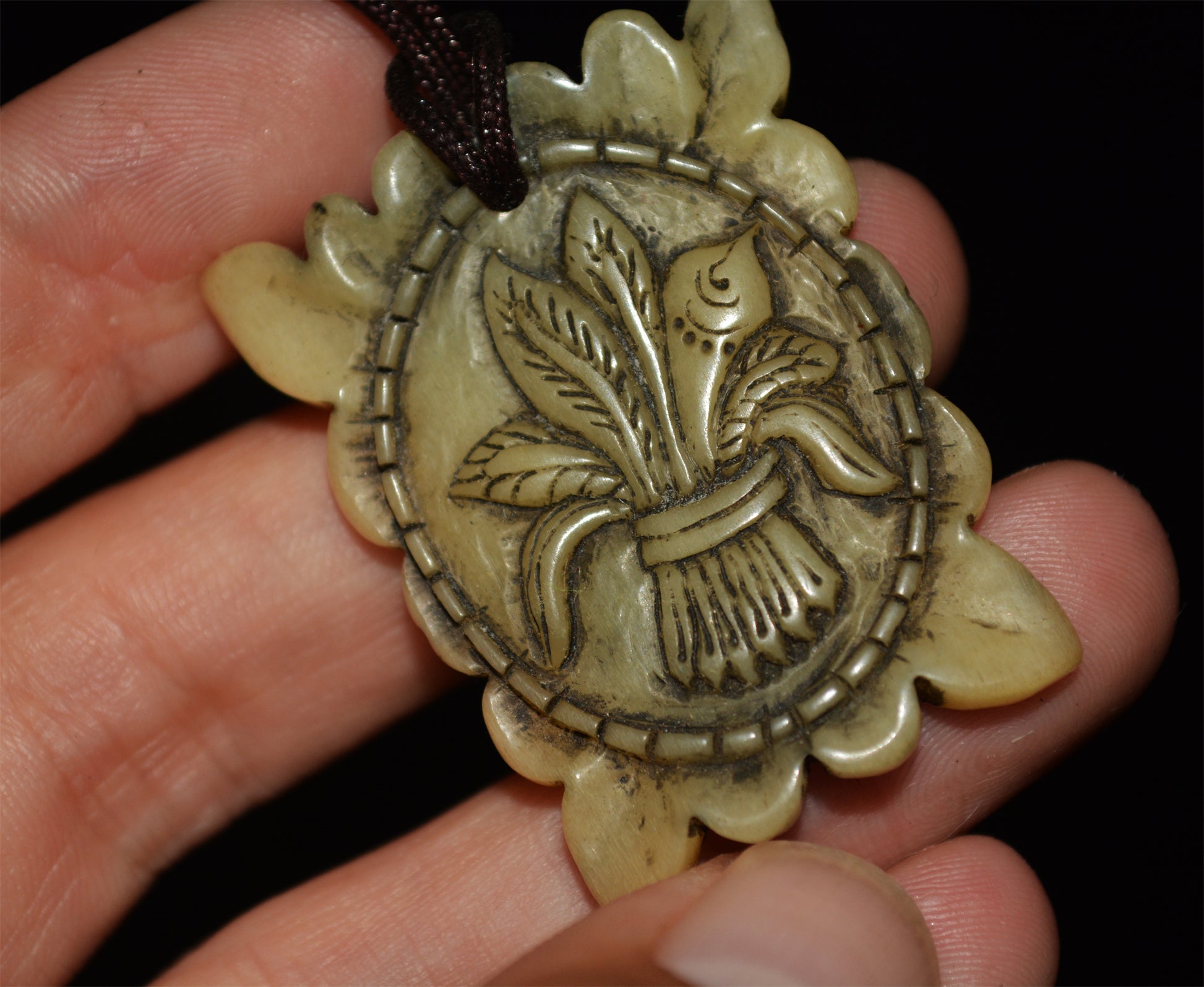 Real Tibetan Old Antique Kapala Bone Pendant Amulet Himalayan Genuine Mala Prayer Talisman