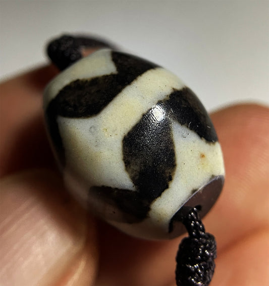 Real Tibetan Tiger Tooth Dzi Bead Amulet Himalayan Old Ancient Pendant Agate Pure Water Wave Zigzag Gzi Antique Talisman Bracelet