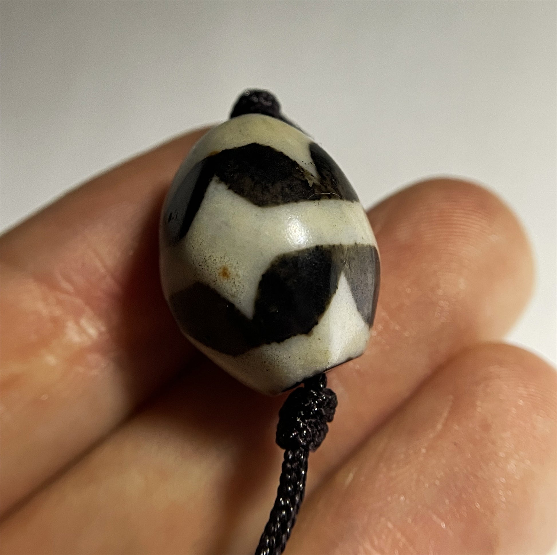 Real Tibetan Tiger Tooth Dzi Bead Amulet Himalayan Old Ancient Pendant Agate Pure Water Wave Zigzag Gzi Antique Talisman Bracelet