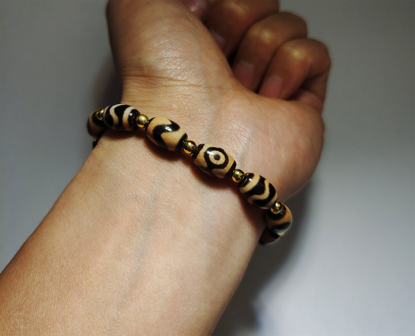 Real tibetan pure three eyes dzi bead bracelet amulet genuine old ancient himalaya agate tiger tooth water wave zigzag mala gzi pendant talisman