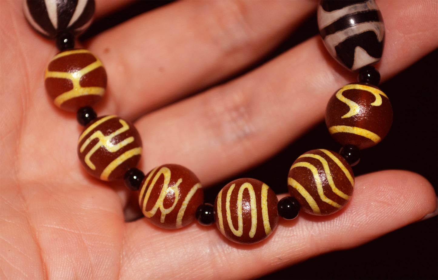 Real tibetan pure tiger tooth dzi bead amulet genuine old ancient himalaya agate garuda bird water wave green tara sakor namkor ruyi nectar bottle god of wealth gzi pendant talisman bracelet