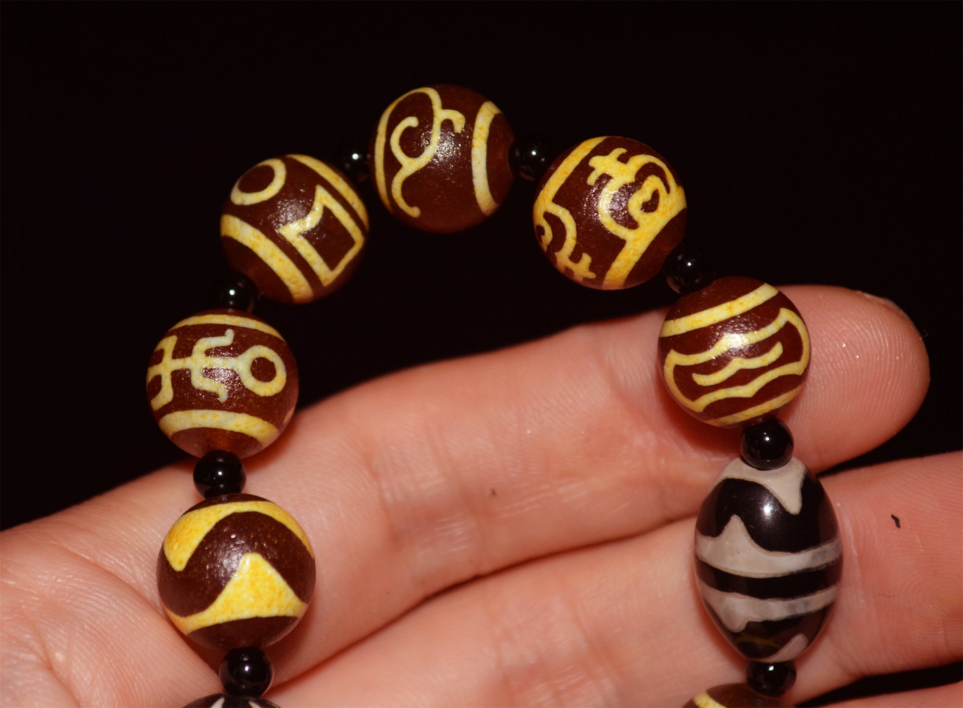 Real tibetan pure tiger tooth dzi bead amulet genuine old ancient himalaya agate garuda bird water wave green tara sakor namkor ruyi nectar bottle god of wealth gzi pendant talisman bracelet