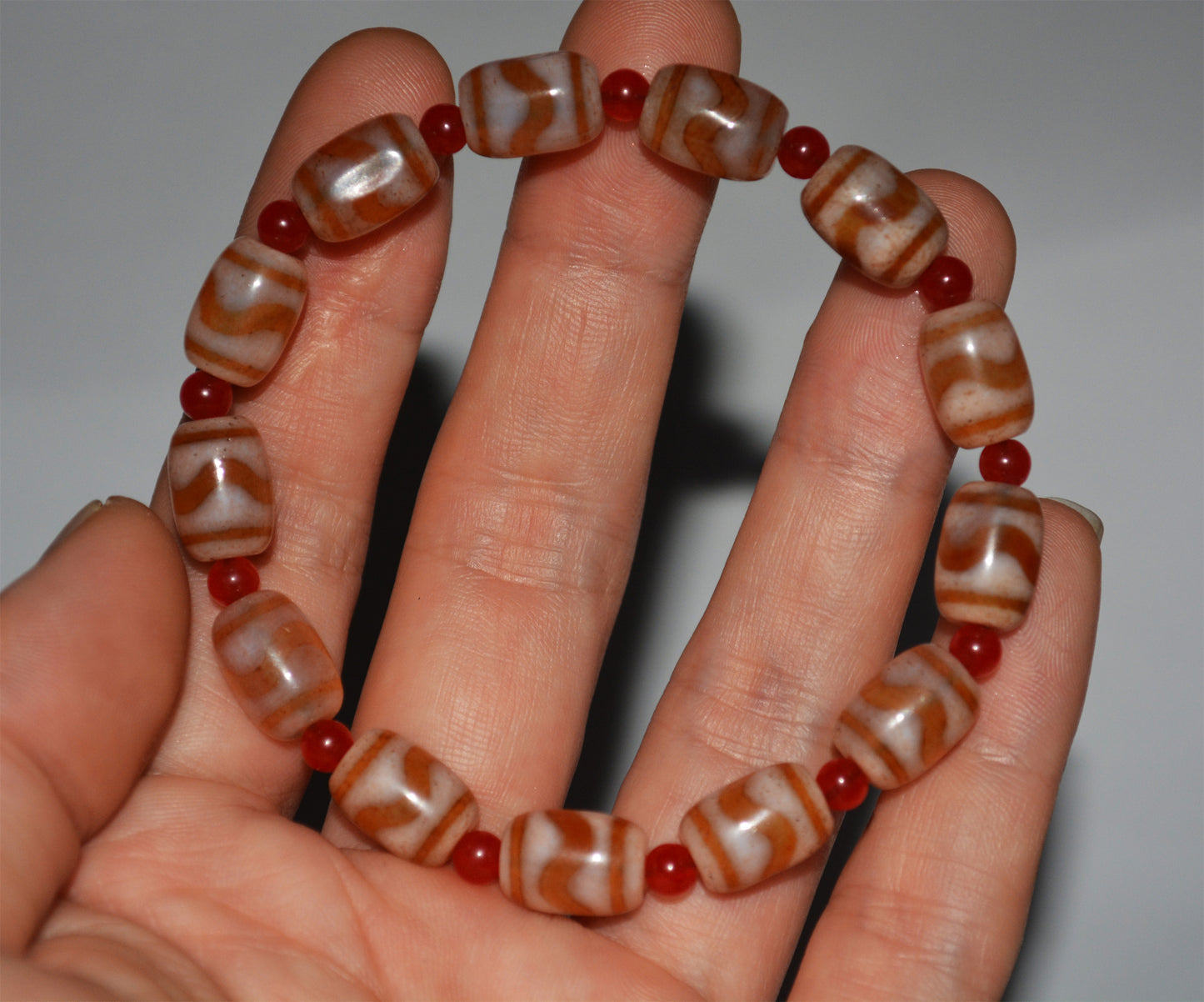 Real Tibetan Ancient Water Wave Tiger Tooth Dzi Bead Bracelet Amulet Mala Himalaya Agate Gzi Tibet Mala Prayer Beads Genuine