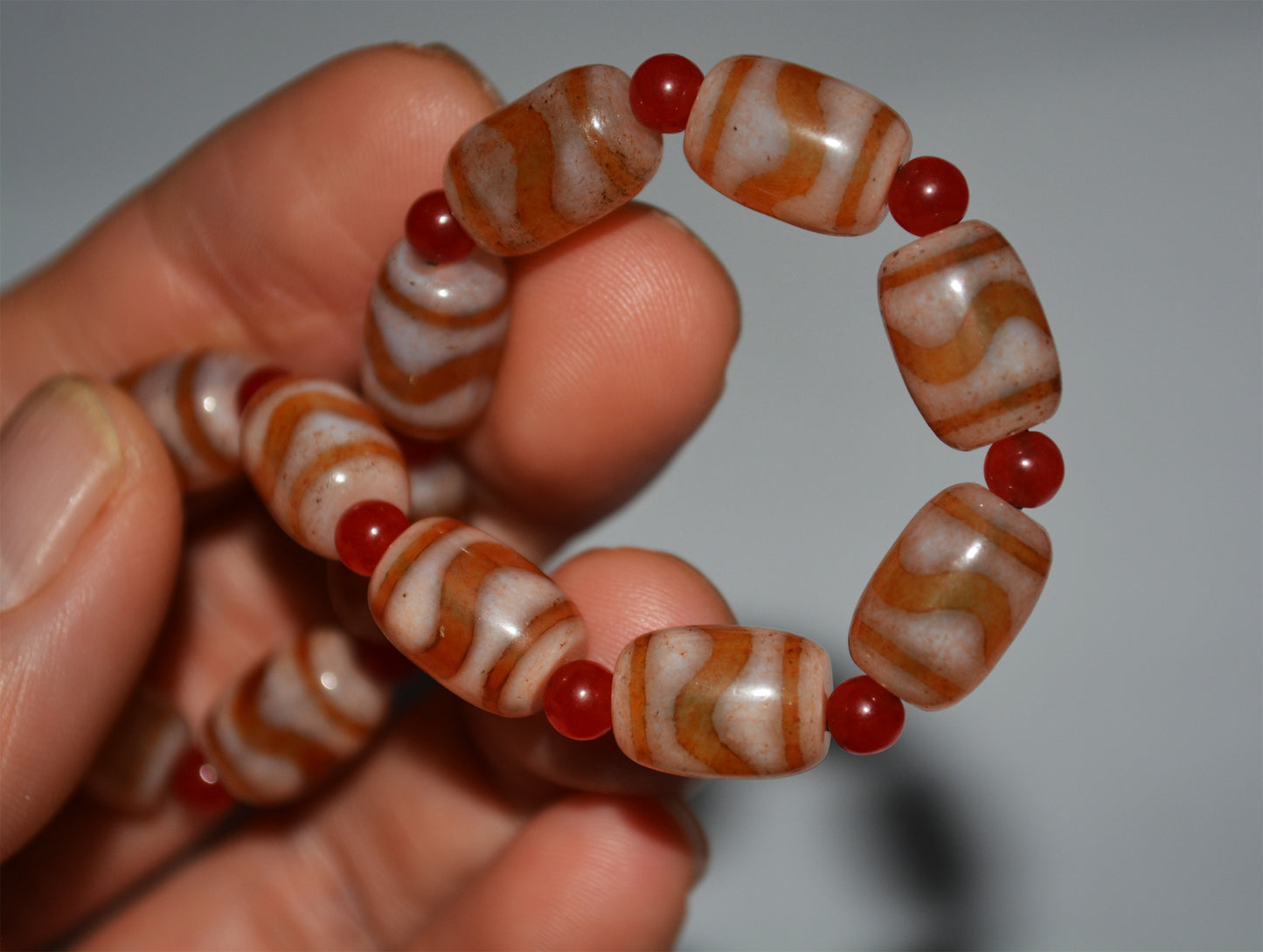 Real Tibetan Ancient Water Wave Tiger Tooth Dzi Bead Bracelet Amulet Mala Himalaya Agate Gzi Tibet Mala Prayer Beads Genuine