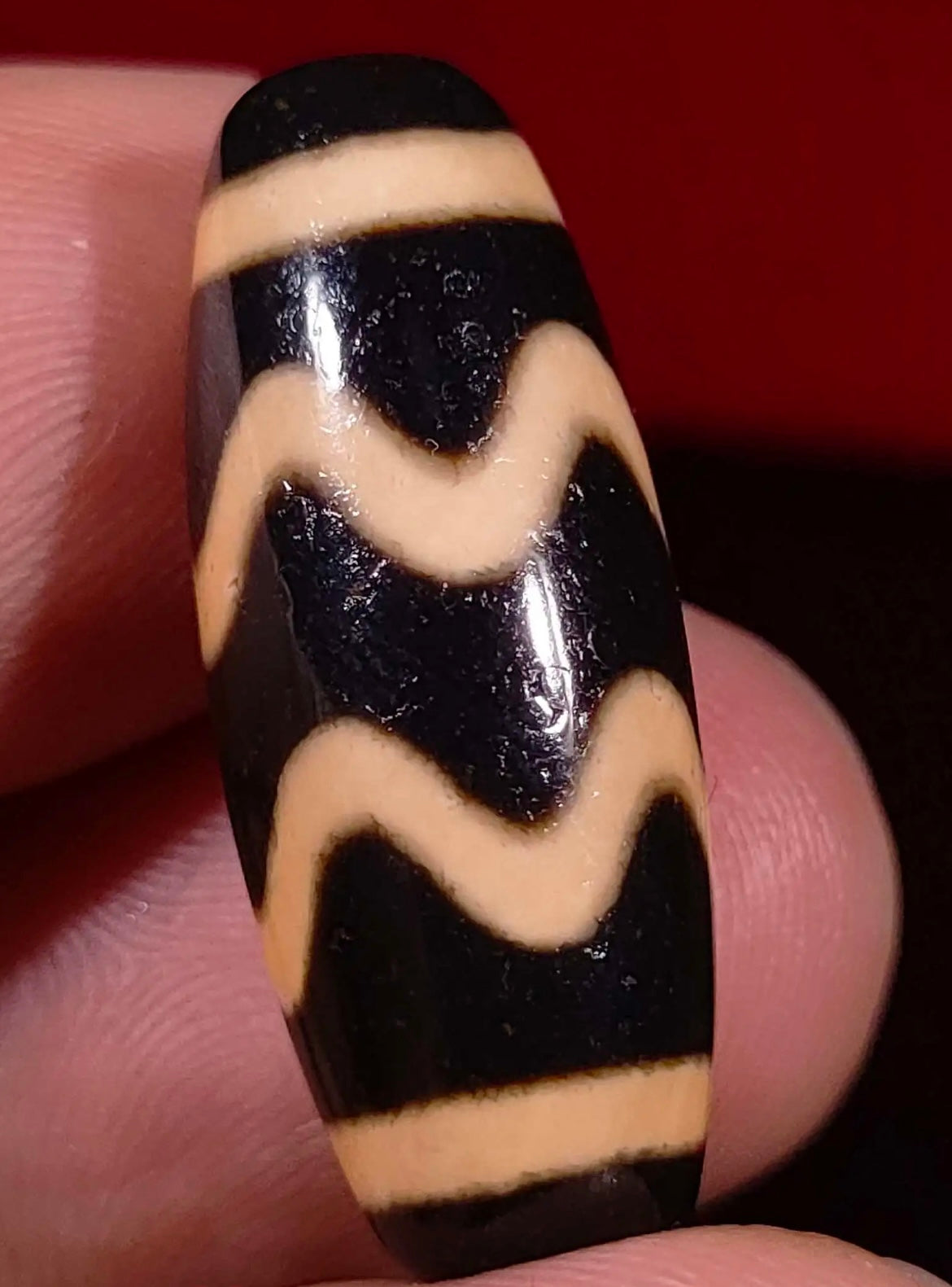 Tibetan Authentic Agate Tiger Tooth Dzi Bead Amulet Pendant Water Wave Motif