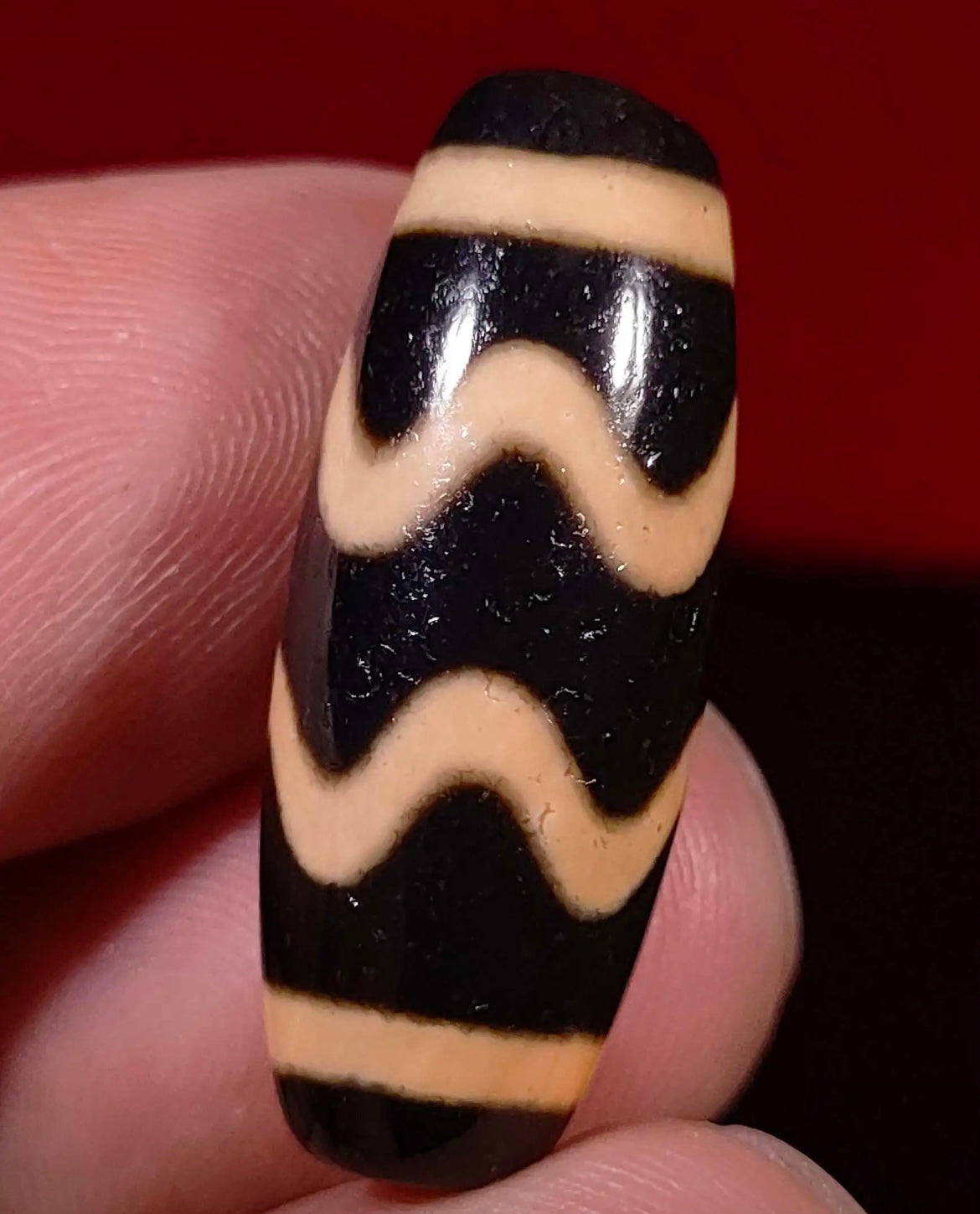 Tibetan Authentic Agate Tiger Tooth Dzi Bead Amulet Pendant Water Wave Motif