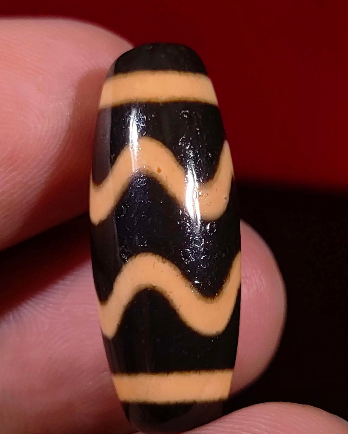 Tibetan Authentic Agate Tiger Tooth Dzi Bead Amulet Pendant Water Wave Motif