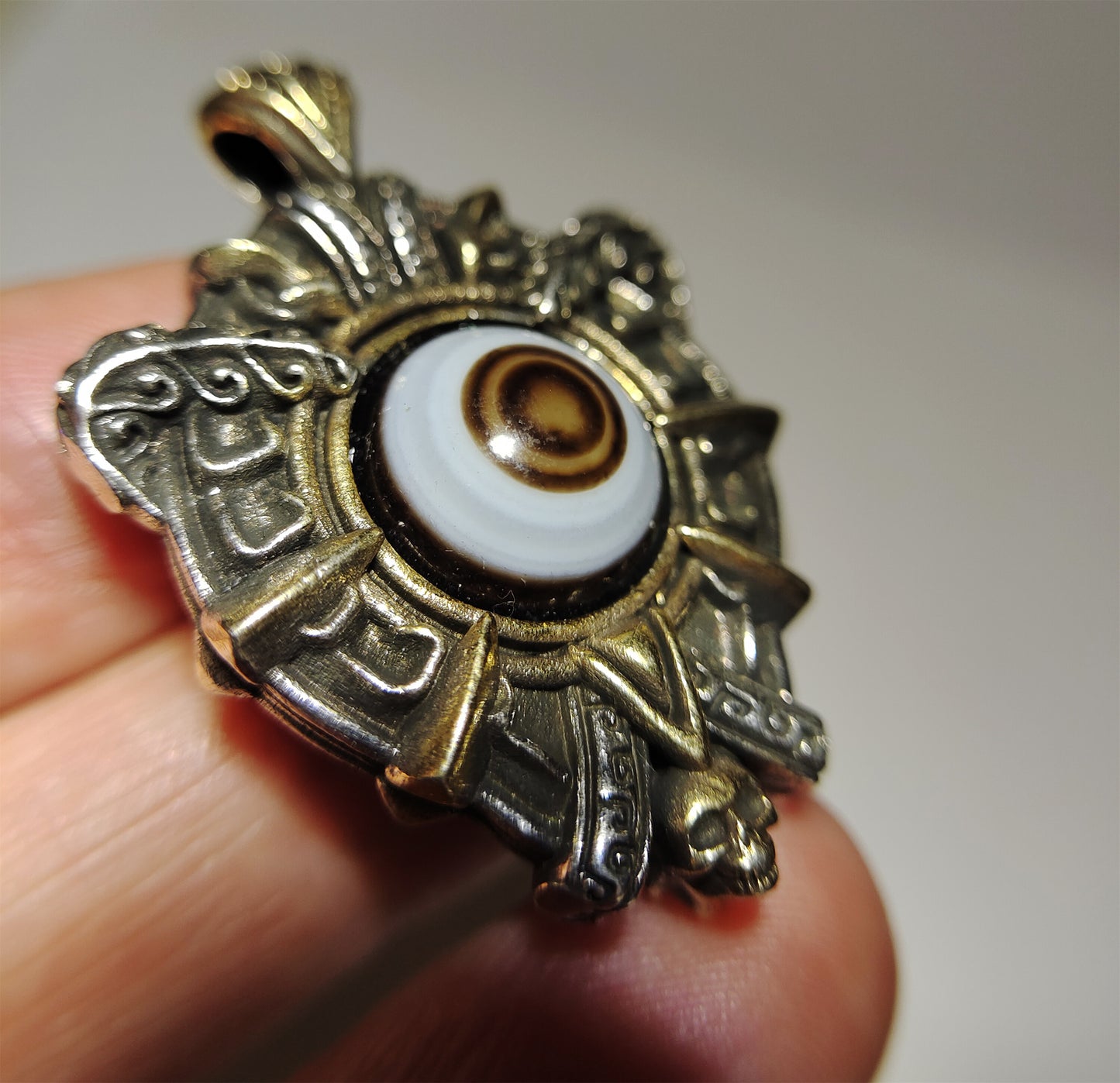 Old Lukmik Dzi Bead Pendant Himalaya Tibetan Antique One Eye Goat Medicine
