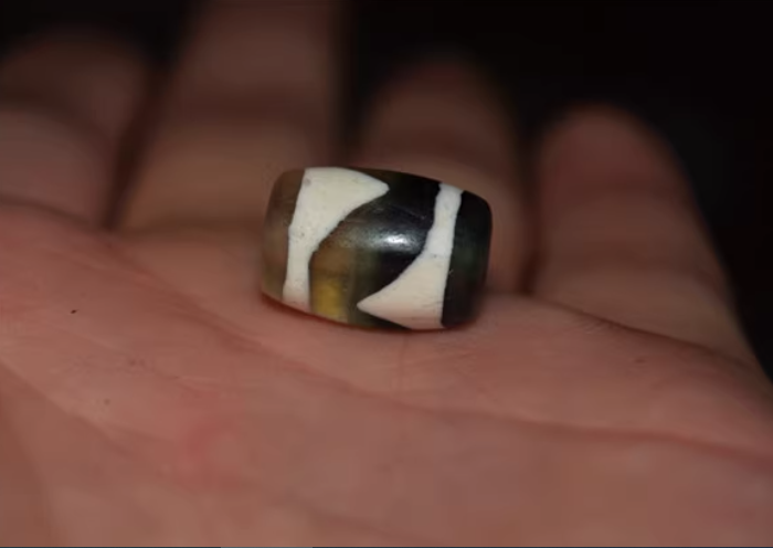 Ancient Real Tibetan Tiger Tooth Dzi Bead Water Wave Amulet Genuine Himalayan Agate  Talisman Zigzag