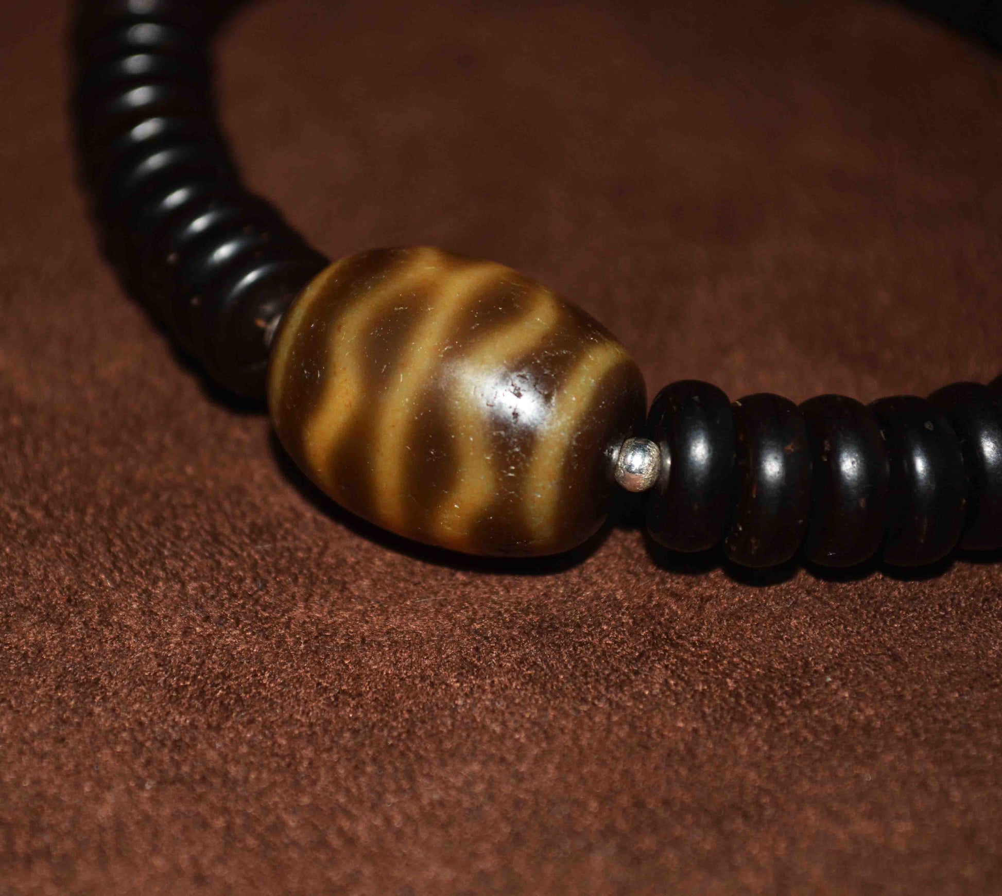 Ancient Tibetan Pure Tiger Tooth Dzi Bead Amulet Double Water Wave Himalayas Genuine Zigzag Agate Gzi Pendant Talisman