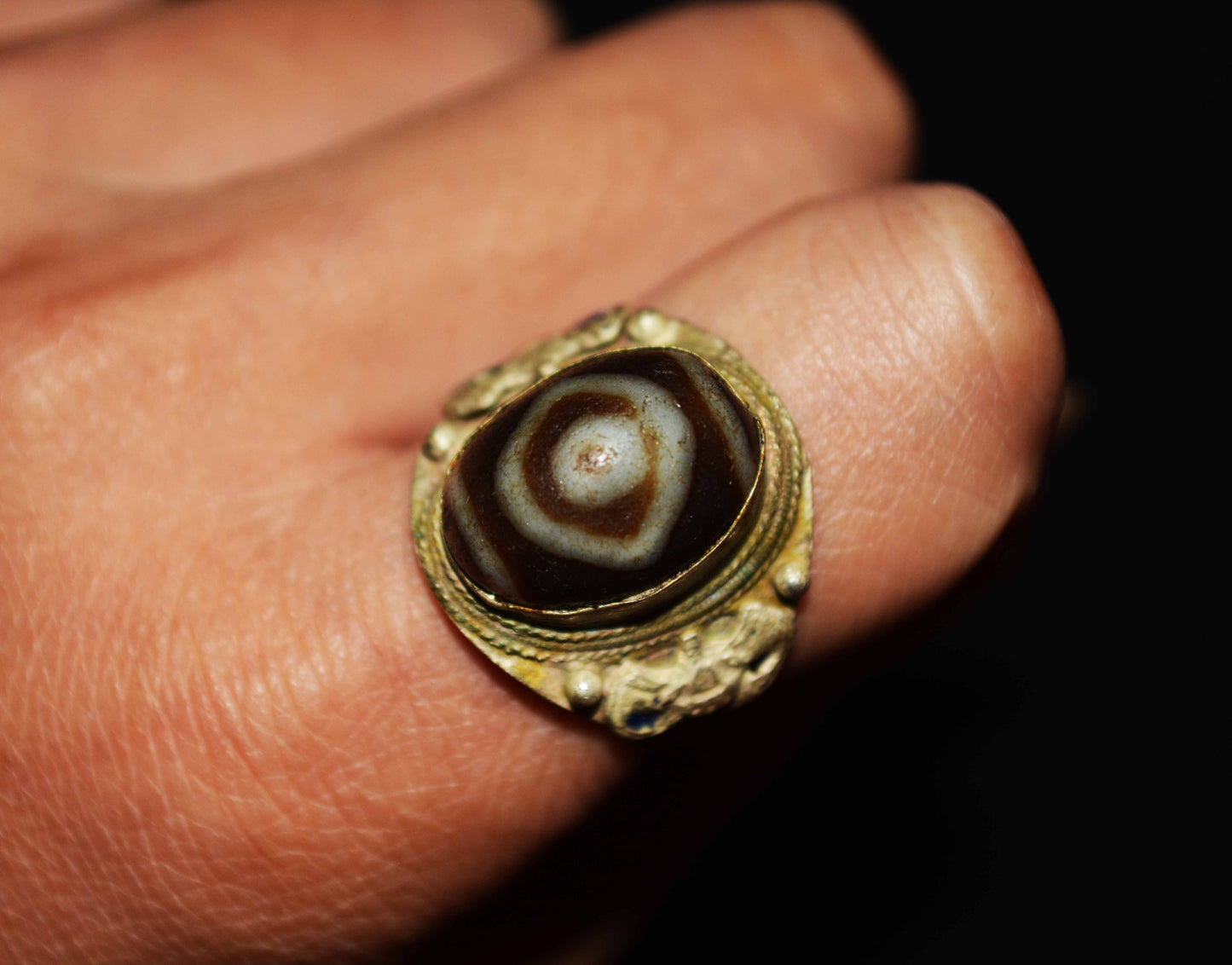 Genuine Tibetan Ancient One Two Eyes Dzi Bead Ring Amulet Himalaya Old Antique Real Agate Nepal Buddha's Eye Pure Gzi Talisman