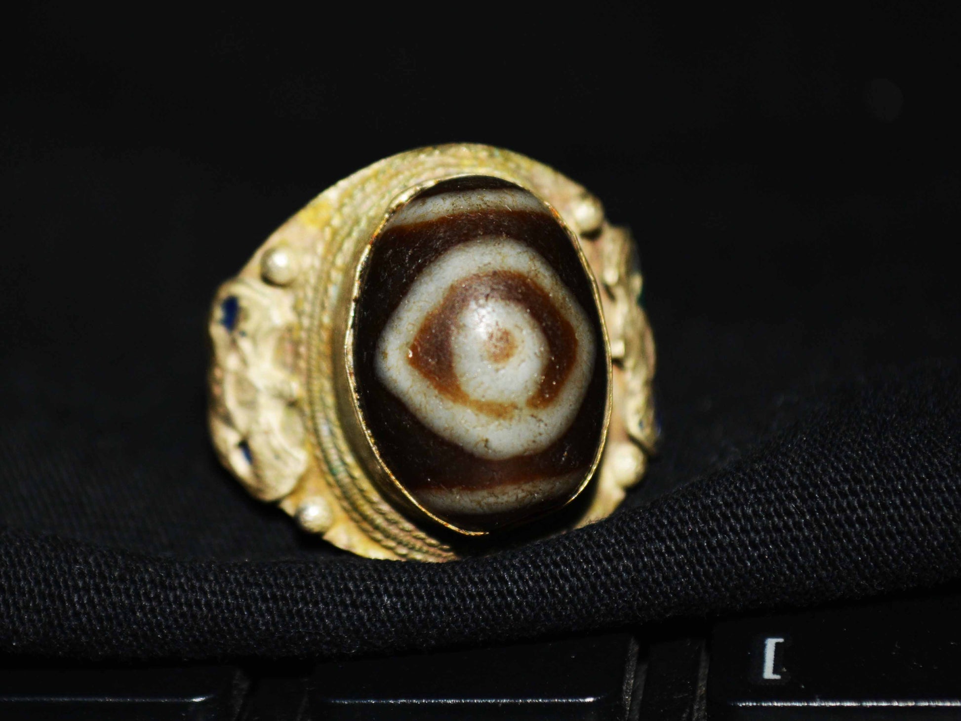 Genuine Tibetan Ancient One Two Eyes Dzi Bead Ring Amulet Himalaya Old Antique Real Agate Nepal Buddha's Eye Pure Gzi Talisman