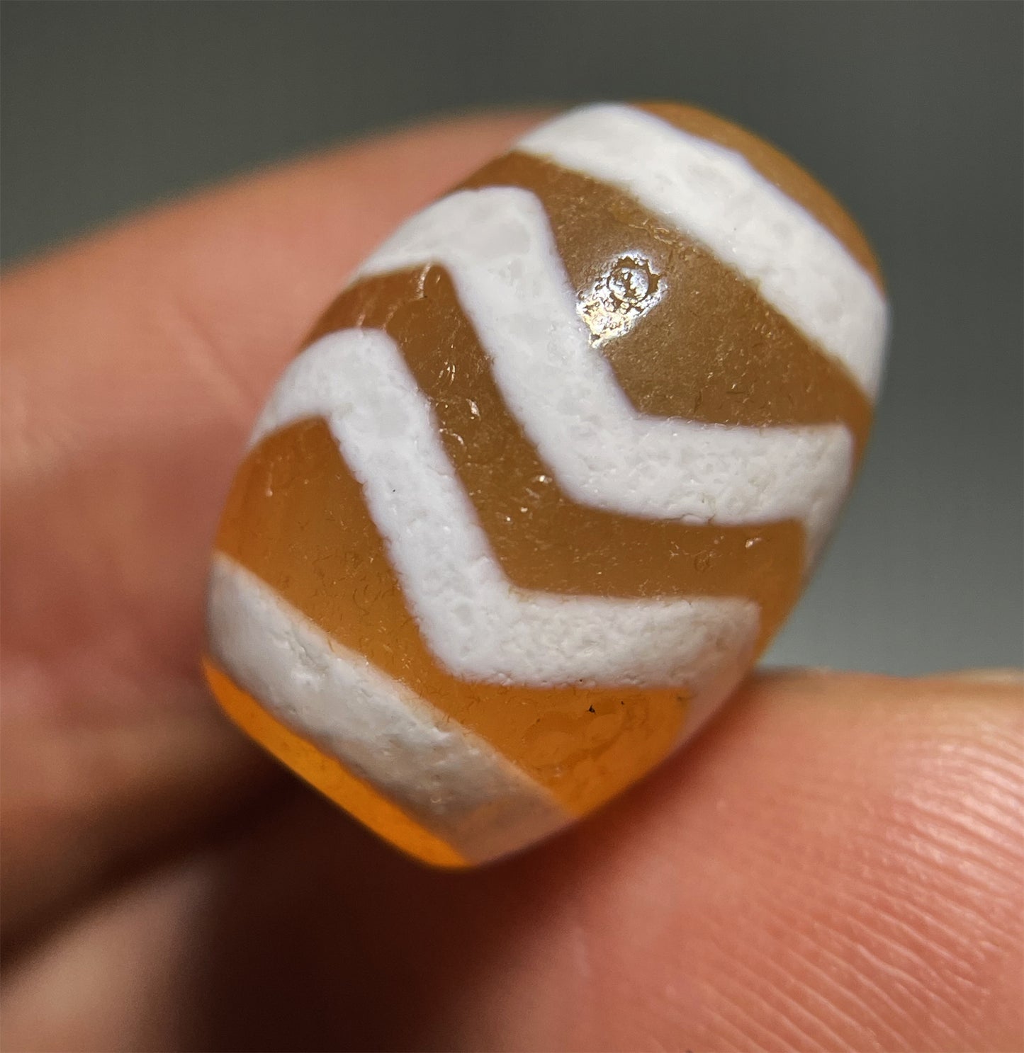 Genuine Tibet Ancient Tiger Tooth Dzi Bead Amulet Pendant Himalayan Agate Pure Water Wave Zigzag Gzi Old Antique Real Talisman Bracelet