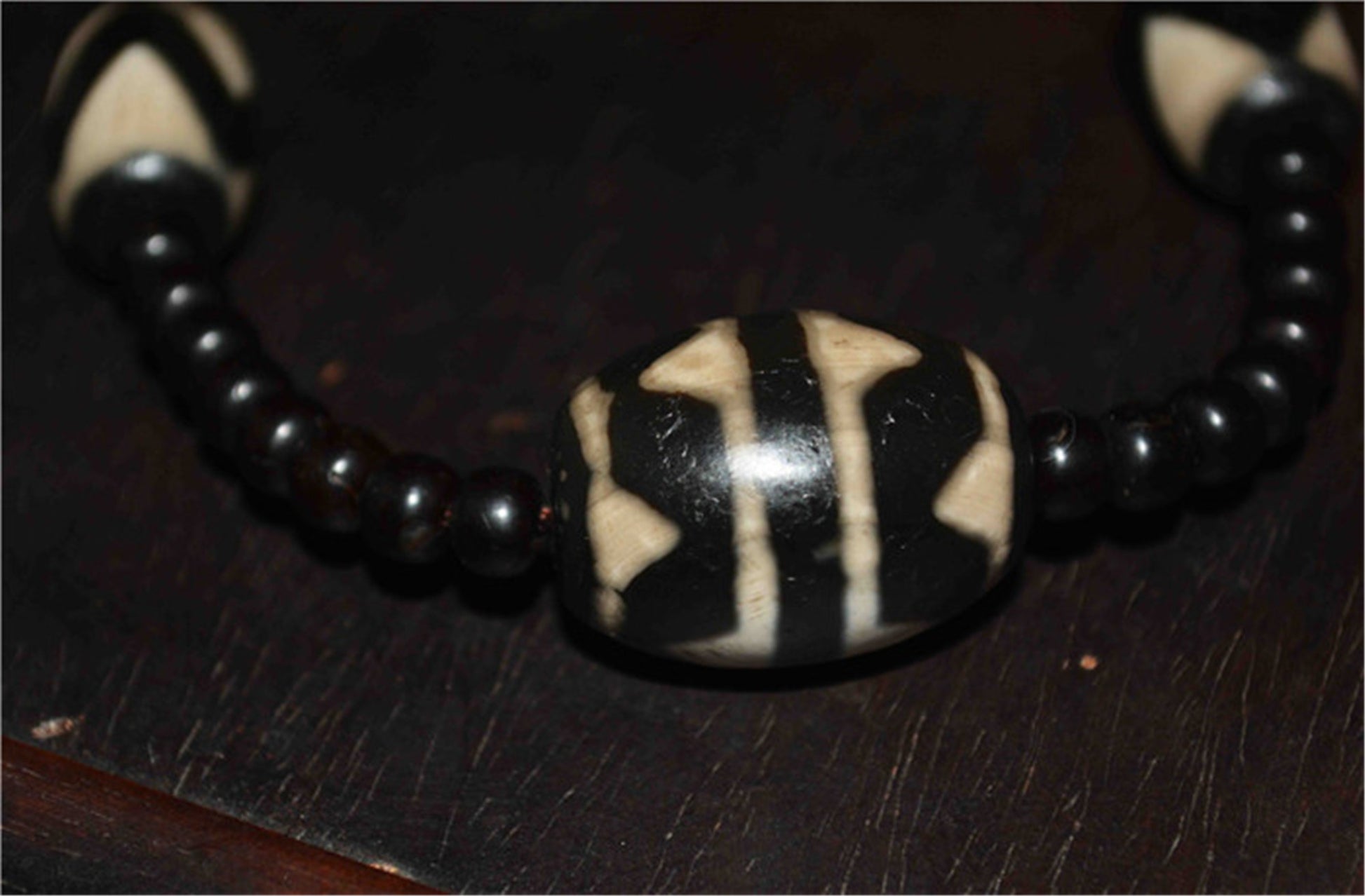 Genuine Tibetan Ancient Tiger Tooth Dzi Bead Necklace Pendant Amulet Himalaya Zigzag Old Antique Real Agate Nepal Water Wave Pure Gzi Talisman