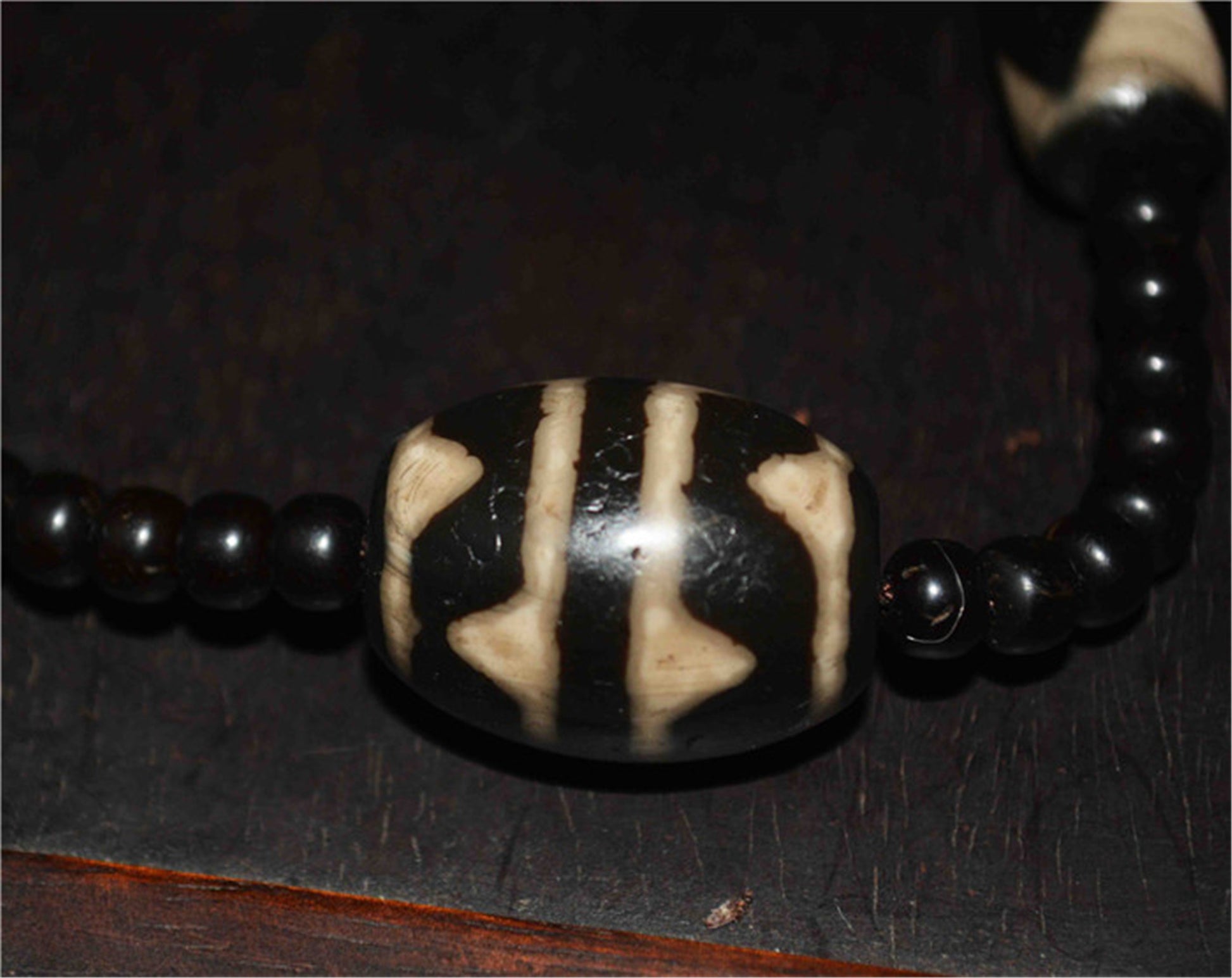 Genuine Tibetan Ancient Tiger Tooth Dzi Bead Necklace Pendant Amulet Himalaya Zigzag Old Antique Real Agate Nepal Water Wave Pure Gzi Talisman