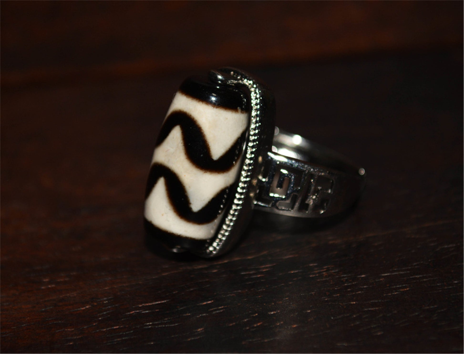 Genuine Tibetan Ancient Tiger Tooth Dzi Bead Ring Amulet Himalaya Zigzag Old Antique Real Agate Nepal Water Wave Pure Gzi Talisman