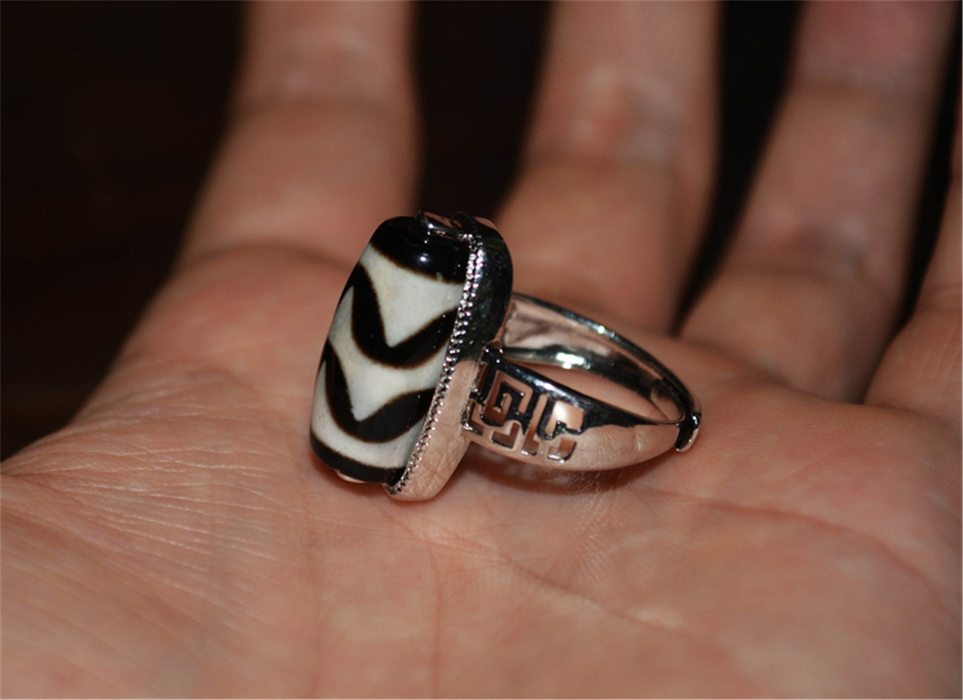 Genuine Tibetan Ancient Tiger Tooth Dzi Bead Ring Amulet Himalaya Zigzag Old Antique Real Agate Nepal Water Wave Pure Gzi Talisman