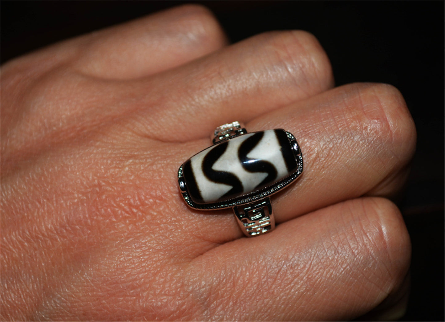 Genuine Tibetan Ancient Tiger Tooth Dzi Bead Ring Amulet Himalaya Zigzag Old Antique Real Agate Nepal Water Wave Pure Gzi Talisman