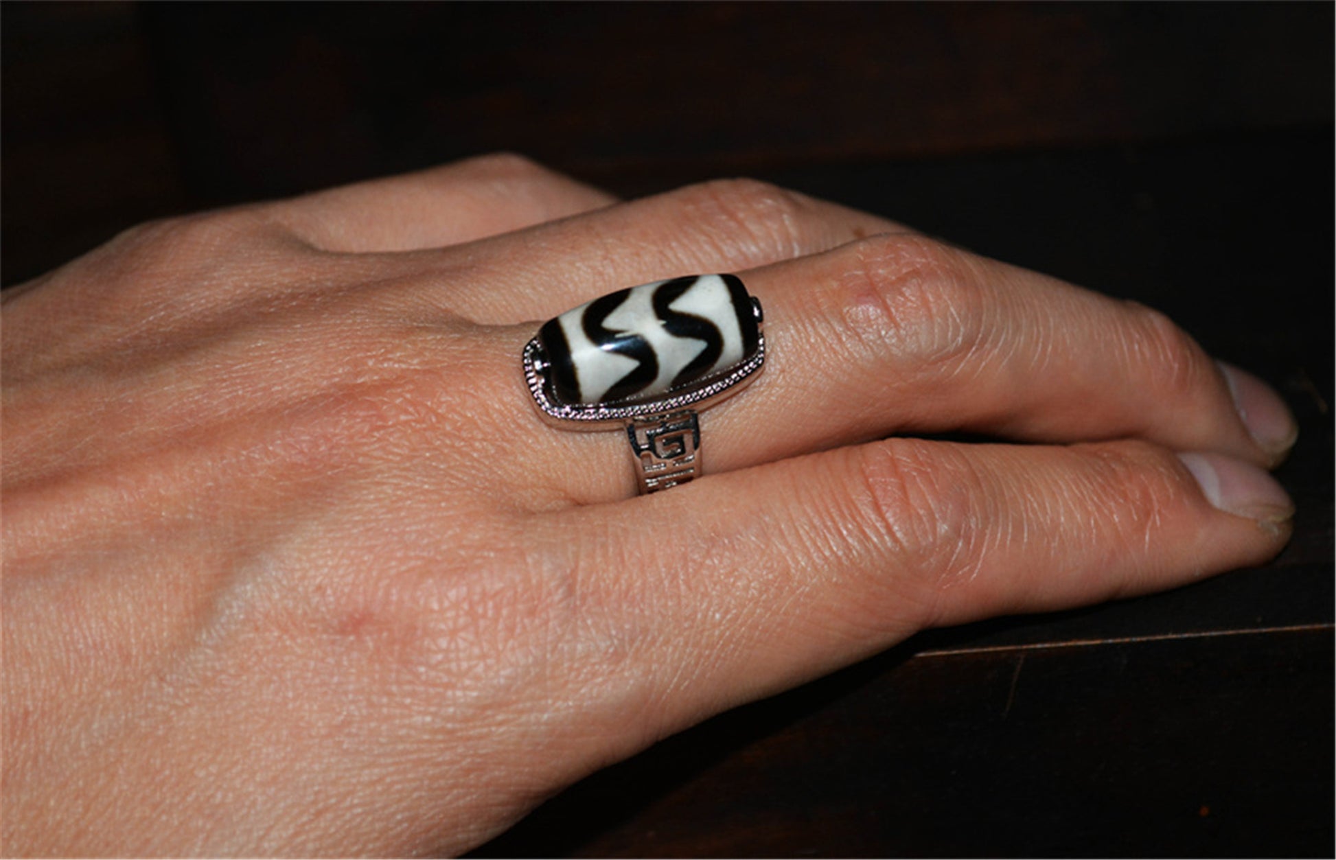 Genuine Tibetan Ancient Tiger Tooth Dzi Bead Ring Amulet Himalaya Zigzag Old Antique Real Agate Nepal Water Wave Pure Gzi Talisman